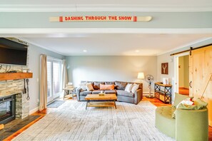 Living Room | Mountain Views | Free WiFi