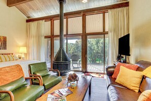 Living Area | Single-Story Studio | Free WiFi | Central Heating