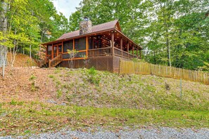 Cabin Exterior | Deck & Screened Porch | Charcoal & Propane Grills
