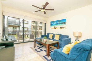 Step into this sleek, stylish condo, your gateway to the vacation of the century!