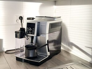 Kaffee und/oder Kaffeemaschine