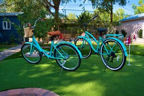 Explore the local area with our stylish cruiser bikes or enjoy a casual round on the putting green - your backyard oasis for fun