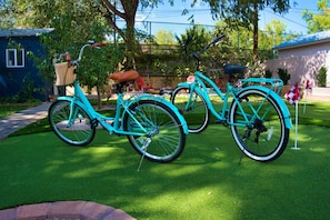 Explore the local area with our stylish cruiser bikes or enjoy a casual round on the putting green - your backyard oasis for fun