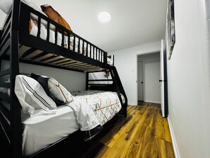 Queen-Twin Bunk Bed for adult/kids
