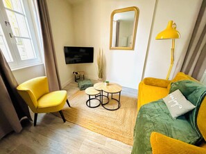 Salon chic arty et cosy (4)