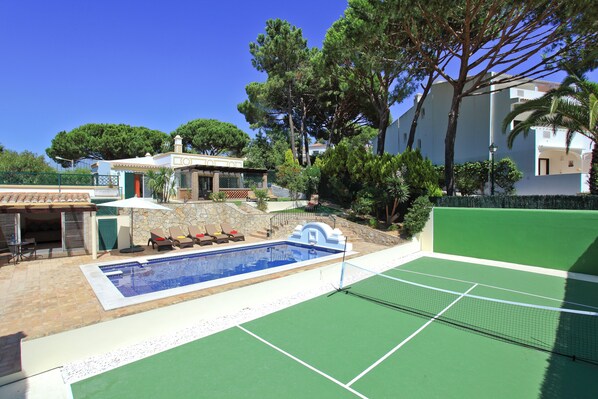 Sport court