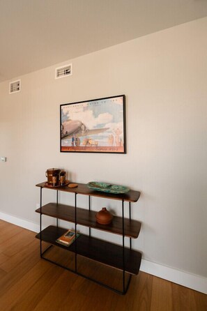 Furniture & Art