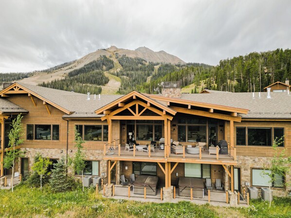 Lodgeside 83D