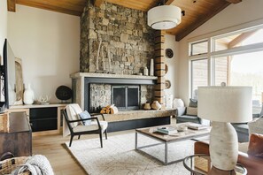 Lodgeside 83D