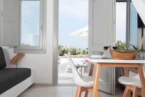 Living Room/Dining Table