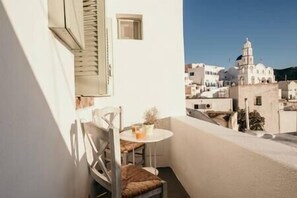 View - Coffee Table - Balcony