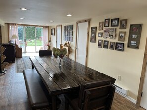 Farmhouse table at Red Barn Retreat