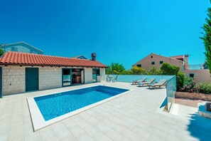 Private swimming pool