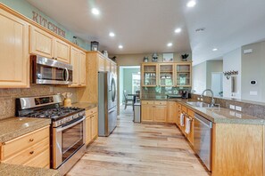 Kitchen | Cooking Basics | Dishwasher | 2-Story Home | 1st Floor
