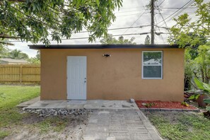 Guest House Exterior | Shared Yard
