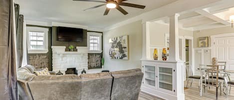 Memphis Vacation Rental | 4BR | 2BA | 2,400 Sq Ft | Stairs to Enter