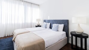 The bedroom counts with big windows, so you can enjoy the warmth and sunlight during the day. #bright #sunny