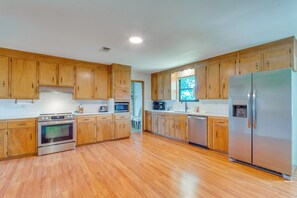 Kitchen | Cooking Basics | Drip & Pod Coffee Makers | Microwave | Toaster