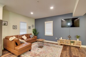 Living Room | Smart TV