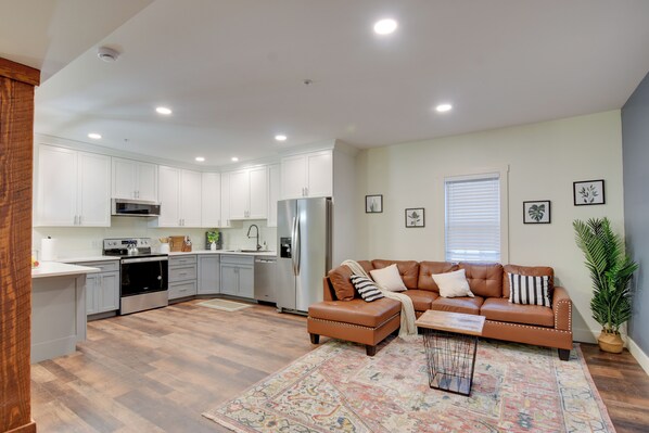Lititz Vacation Rental | 2BR | 2BA | 1,200 Sq Ft | Stairs Required to Enter