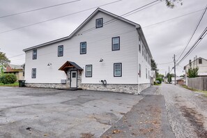 Apartment Exterior | Single-Story Unit