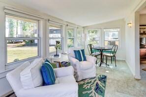 Sunroom | Dining Area | Free WiFi | Single-Story Cottage