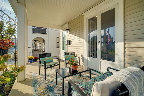 Ventnor City Vacation Rental | 2BR | 1BA | 1,300 Sq Ft | 3 Steps Required