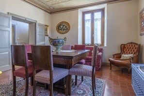Autumn, Living Room, Spring, Summer