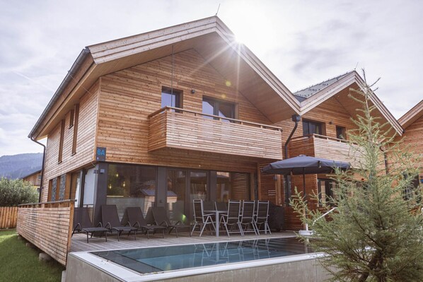 Außenseite Ferienhaus [Sommer]