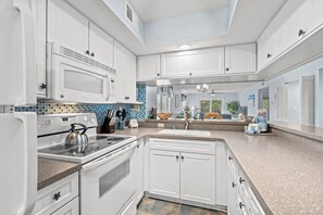 Summertree C9 Kitchen