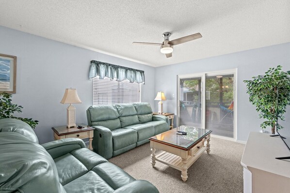 Summertree C9 Living Area
