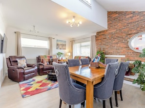 Living room/dining room | Mae&rsquo;s Lodge, Birchington-on-Sea, near Margate