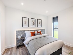 Double bedroom | Lodge Five - Ty Llwyd, Llangefni