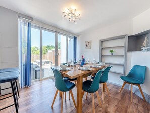 Dining room | Snowdrop, Eglwyswrw
