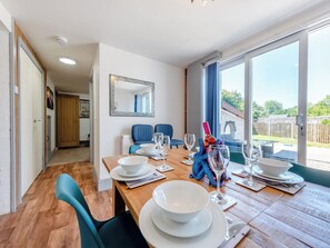 Dining room | Snowdrop, Eglwyswrw
