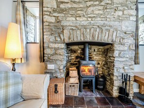 Living room | East Llwyn - Llwyn Holiday Cottages, Rhydowen