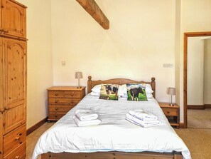 Double bedroom | Applebarn Holidays  - The Dairy - Applebarn Holidays, West Pennard, near Glastonbury
