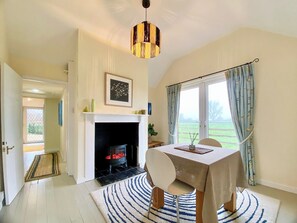Dining room | The Tin Cottage, Purton