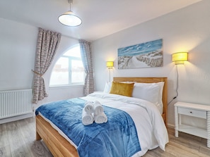 Double bedroom | High View House, Walton on the Naze
