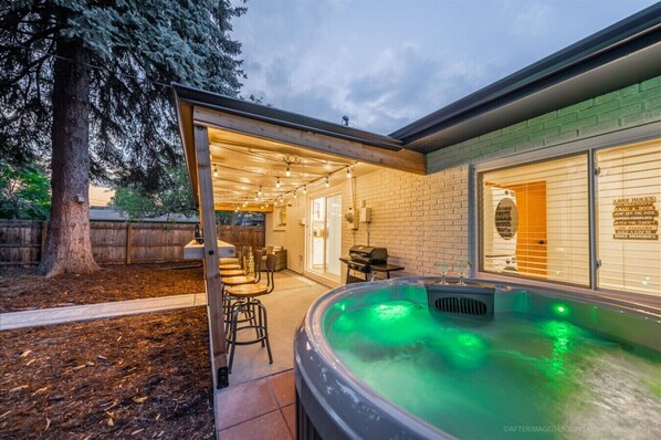 Relax under the Colorado skies in this 4 person hot tub