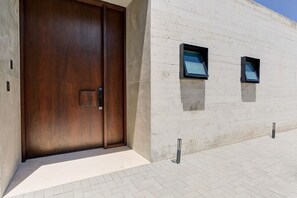 Master Suite Access