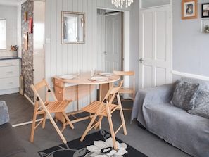 Open plan living space | Johns&rsquo; Beach Hut, California, near Scratby