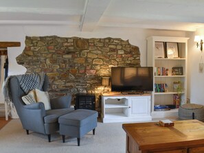 Open plan living space | May Cottage, Hartland