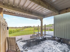 Hot tub | Mayflower - Llawrllan, St Harmon, near Rhayader