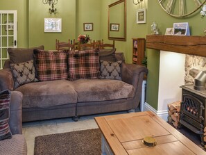 Living room/dining room | The Bridge Cottage, Llanrwst
