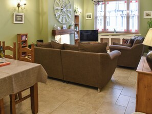 Living room/dining room | The Bridge Cottage, Llanrwst