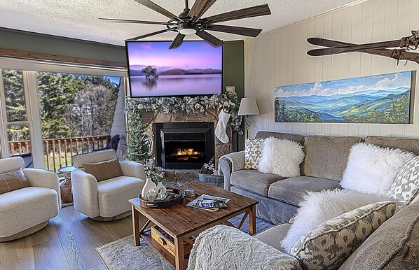 Welcome home to Leatherbark 107A, a luxurious, newly remodeled three-bedroom property nestled in the Leatherbark community.