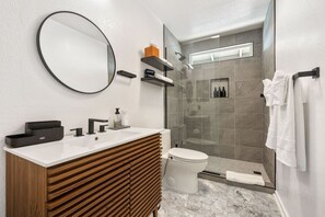 Desert Bliss, Palm Springs by Rather Be Properties