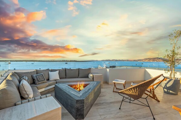 28 Rooftop terrace