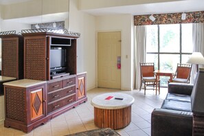 Spacious living area, a perfect place to relax after an eventful day!
